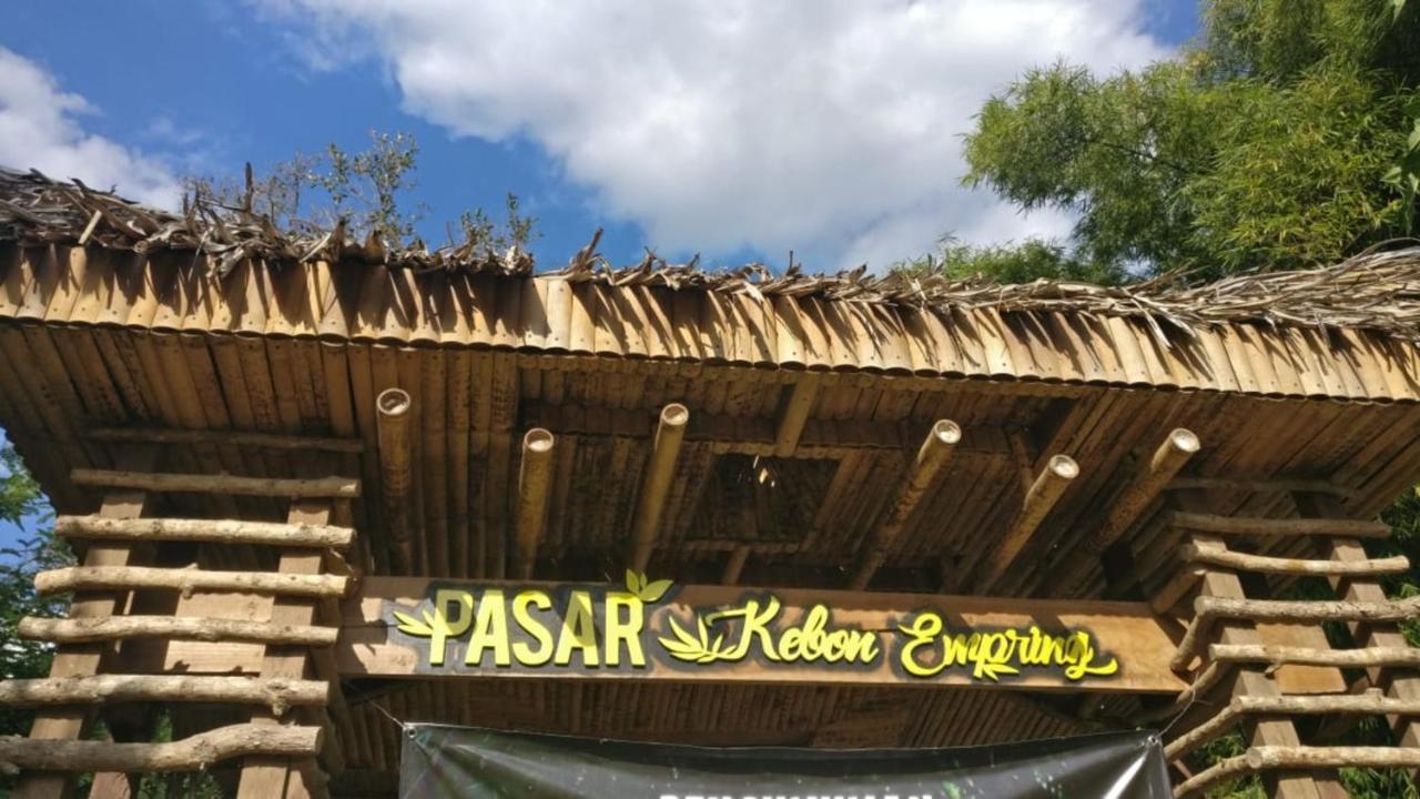 Kebon Pring Floating Resort & Market Бантул Экстерьер фото
