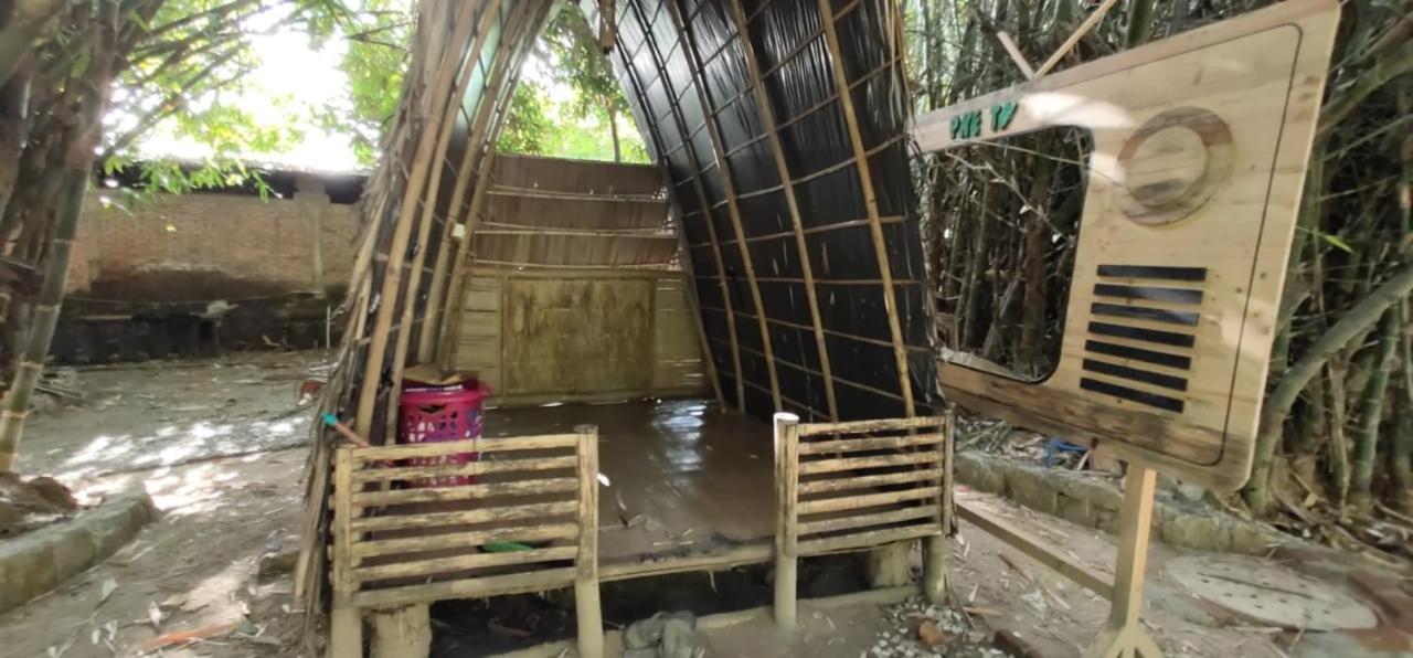Kebon Pring Floating Resort & Market Бантул Экстерьер фото